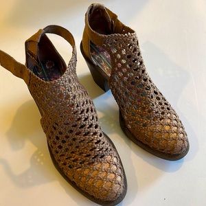 Blowfish high heeled boots heels brown bronze women 10 sandal boot